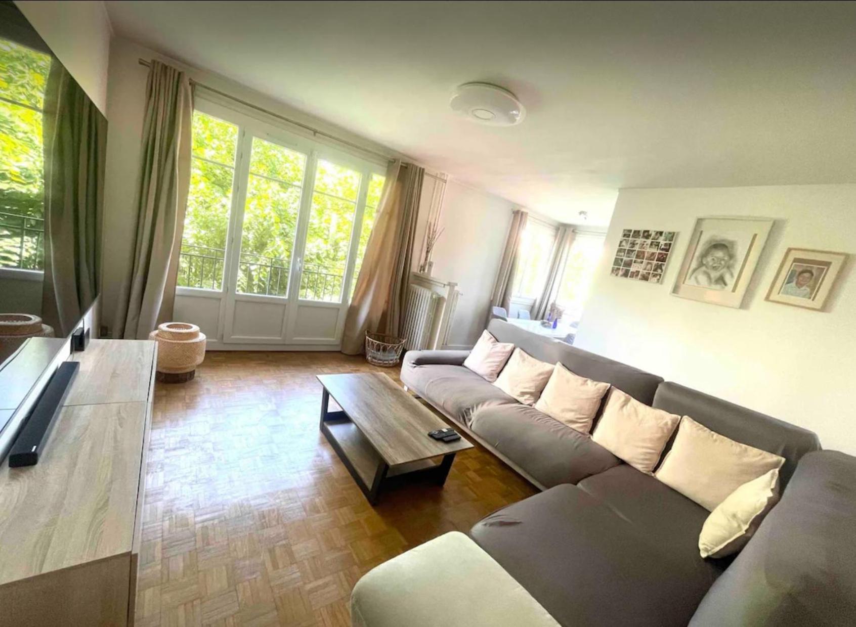Modern 2 Bedroom Apartment Near Paris Metro, Giant Flat Screen Tv 85 Inches, Balcony, Free Parking 이브리쉬르센 외부 사진