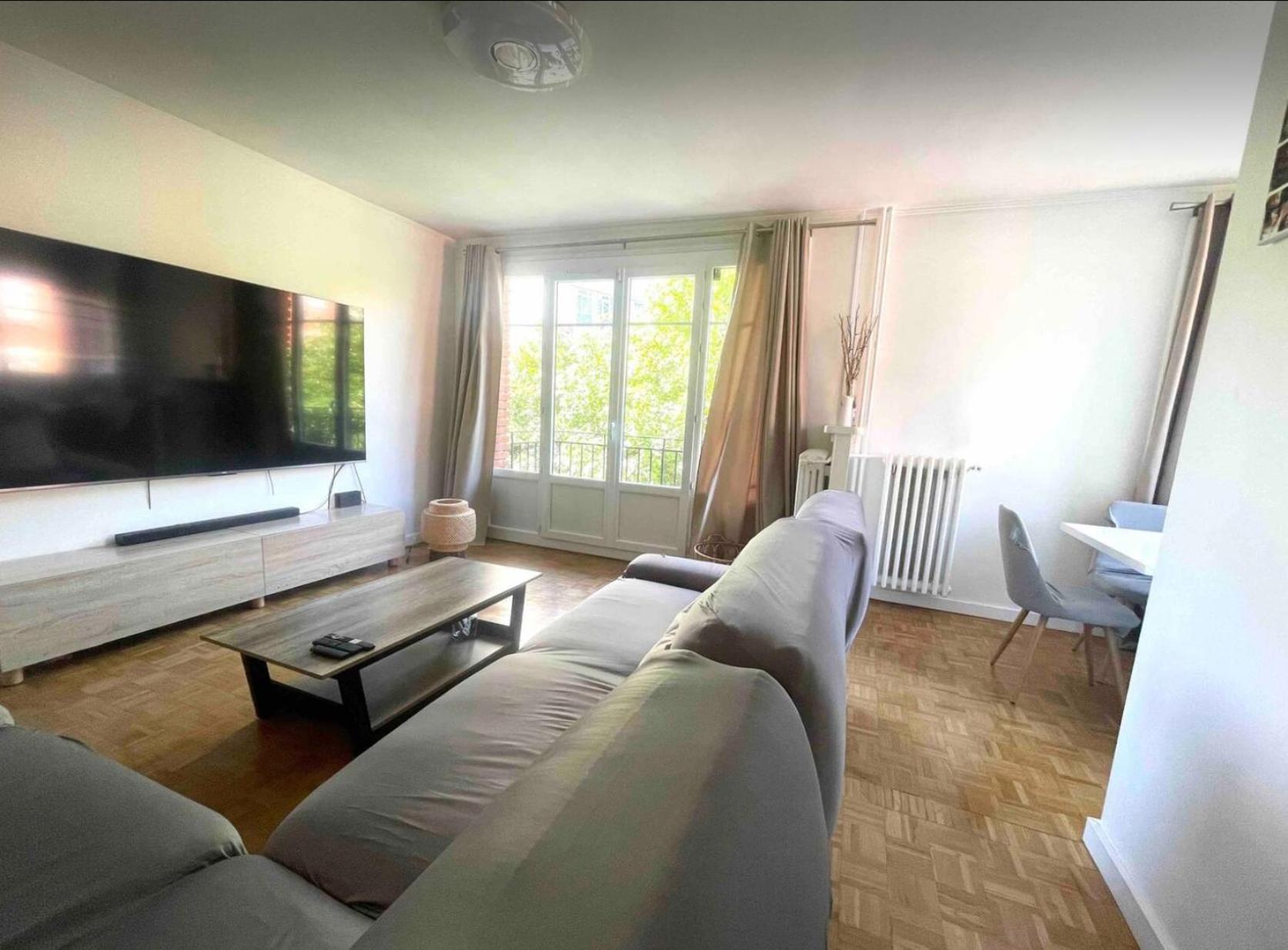 Modern 2 Bedroom Apartment Near Paris Metro, Giant Flat Screen Tv 85 Inches, Balcony, Free Parking 이브리쉬르센 외부 사진