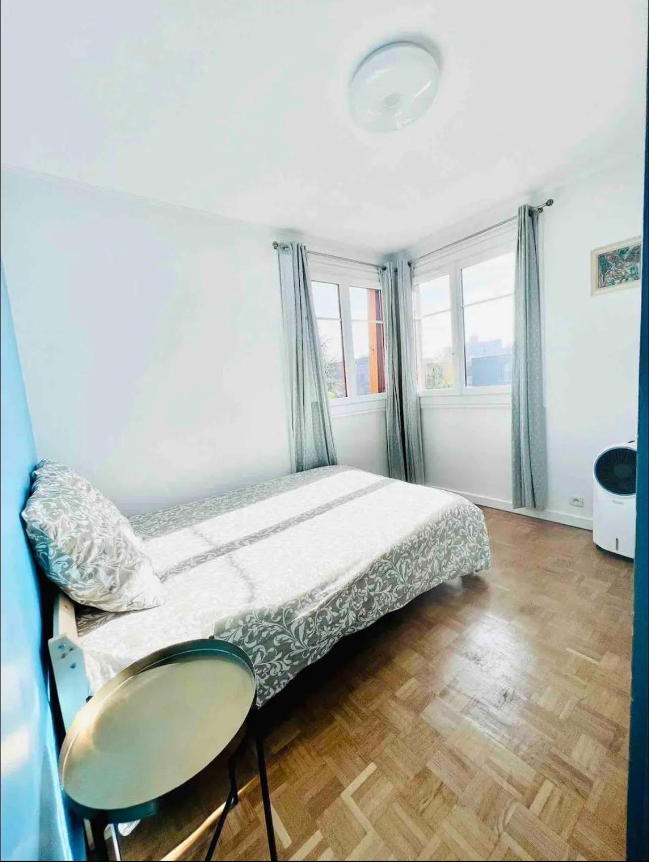 Modern 2 Bedroom Apartment Near Paris Metro, Giant Flat Screen Tv 85 Inches, Balcony, Free Parking 이브리쉬르센 외부 사진
